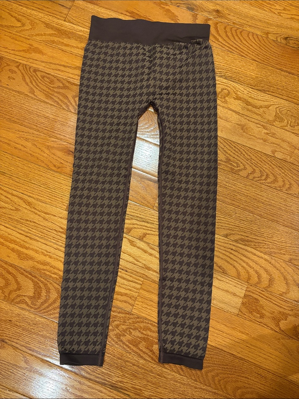 RHONE Brown Houndstooth Leggings